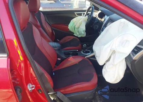 2012 Hyundai Veloster Base W/Red/Black z USA, uszkodzony, nr VIN KMHTC6AD7CU063159